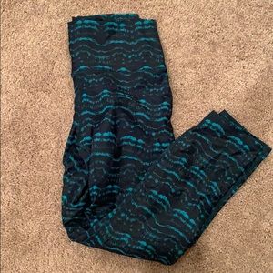 Fabletics high waisted printed powerhold capris